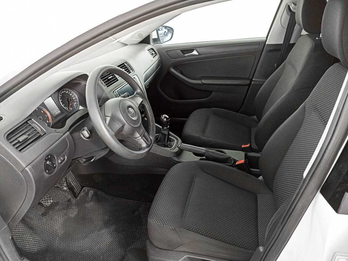 Volkswagen Jetta с пробегом — 2014 год. Фото: #15