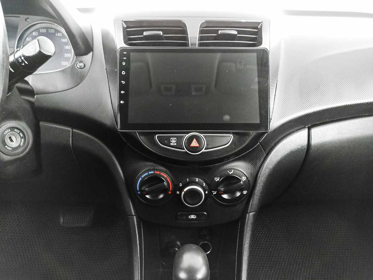 Hyundai Solaris с пробегом — 2013 год. Фото: #14