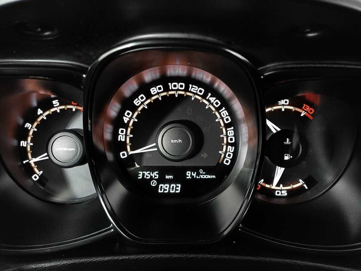 Lada (ВАЗ) Vesta с пробегом — 2019 год. Фото: #10