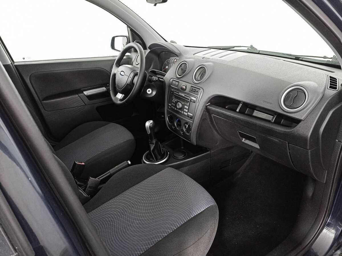 Ford Fusion с пробегом — 2007 год. Фото: #10