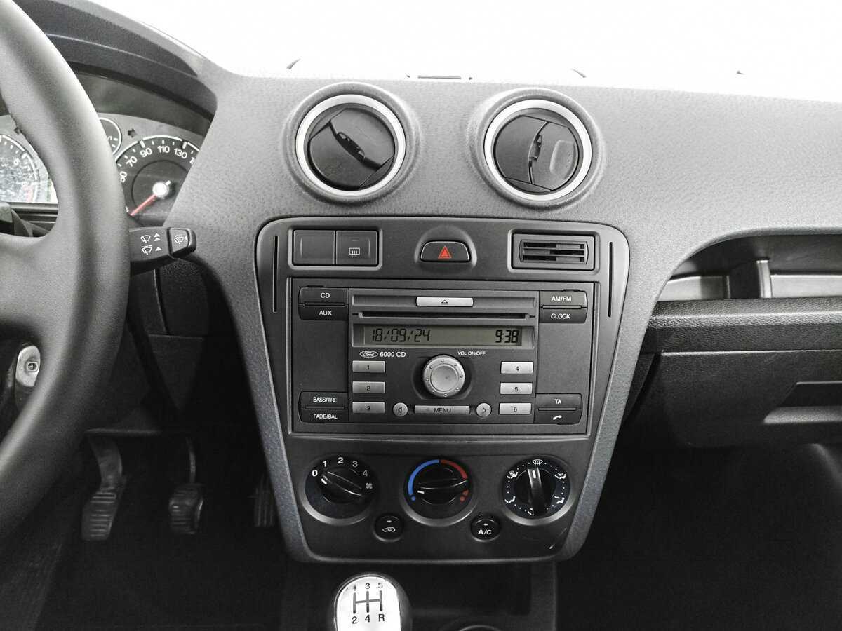 Ford Fusion с пробегом — 2007 год. Фото: #14