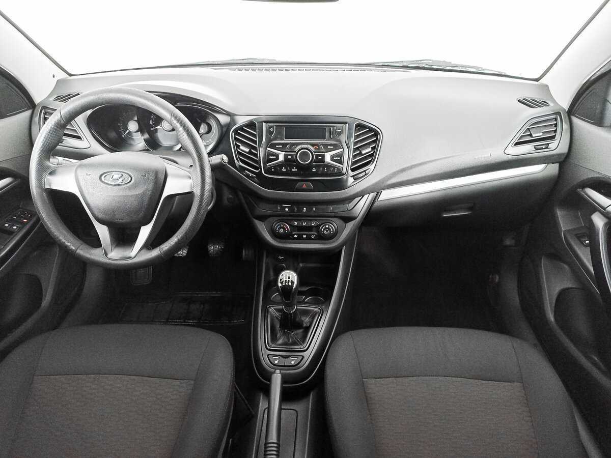 Lada (ВАЗ) Vesta с пробегом — 2015 год. Фото: #13