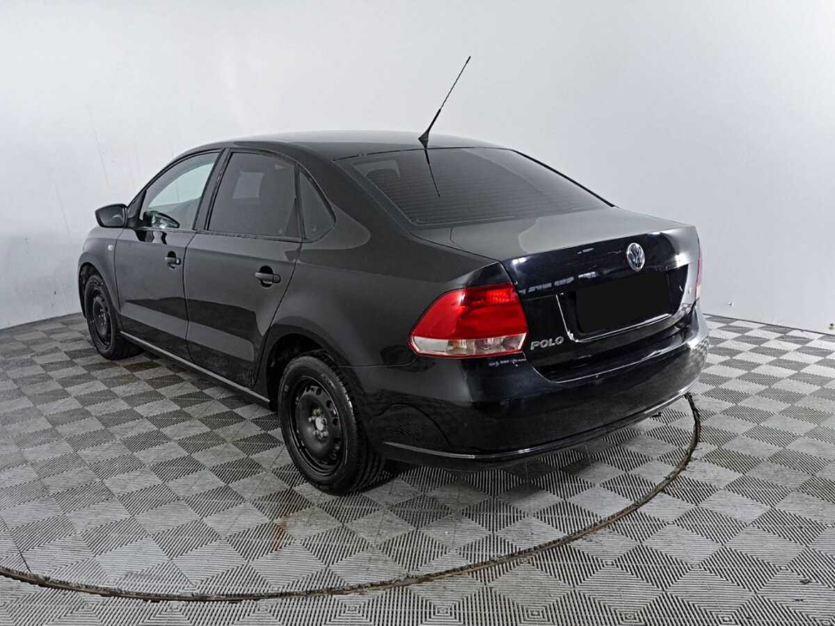 Volkswagen Polo с пробегом — 2012 год. Фото: #6