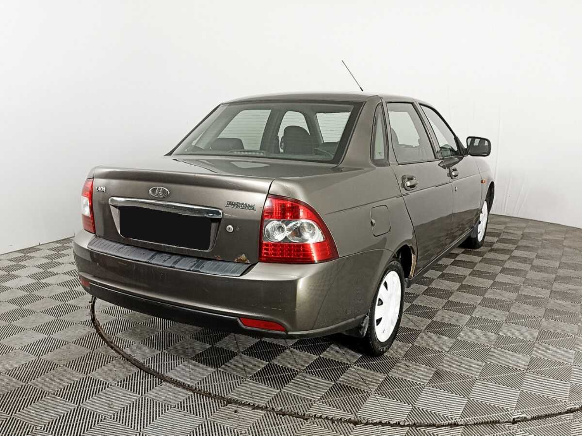 Lada (ВАЗ) Priora с пробегом — 2014 год. Фото: #3