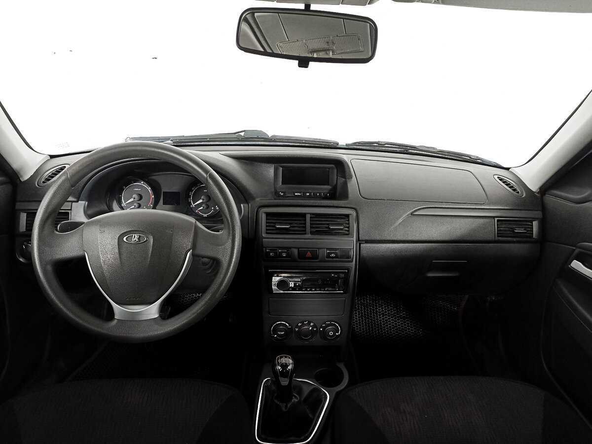 Lada (ВАЗ) Priora с пробегом — 2014 год. Фото: #9