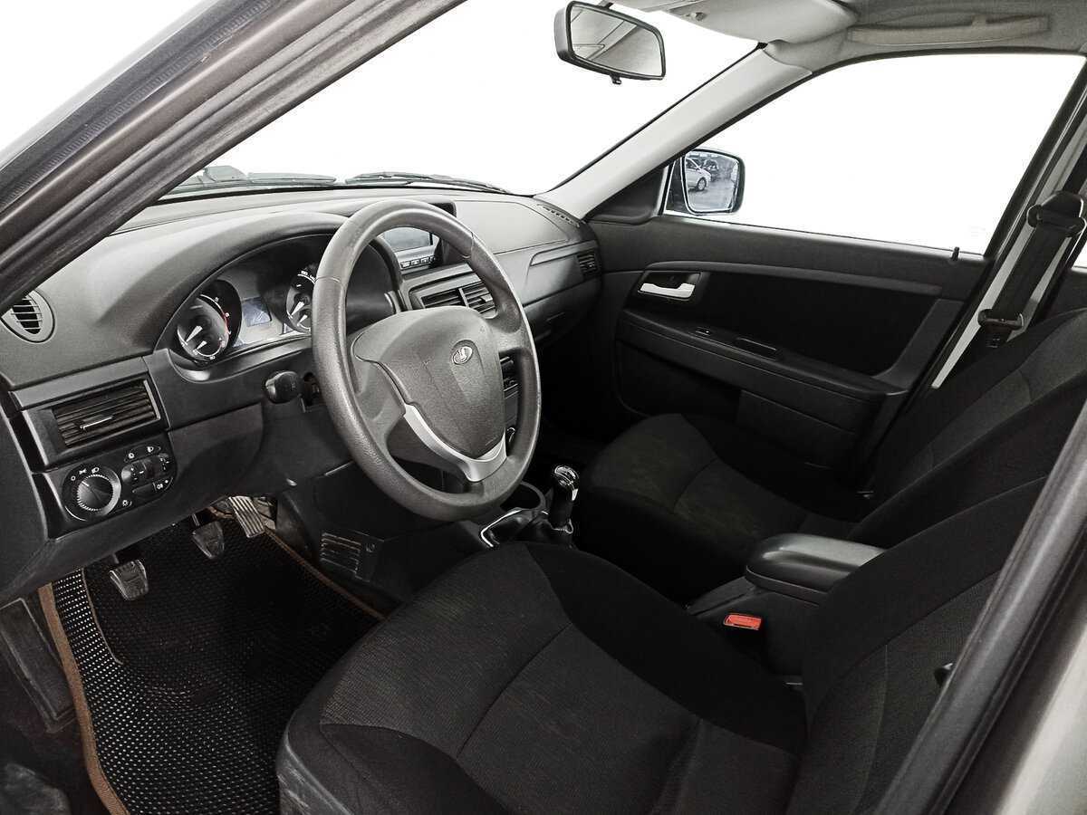 Lada (ВАЗ) Priora с пробегом — 2014 год. Фото: #11