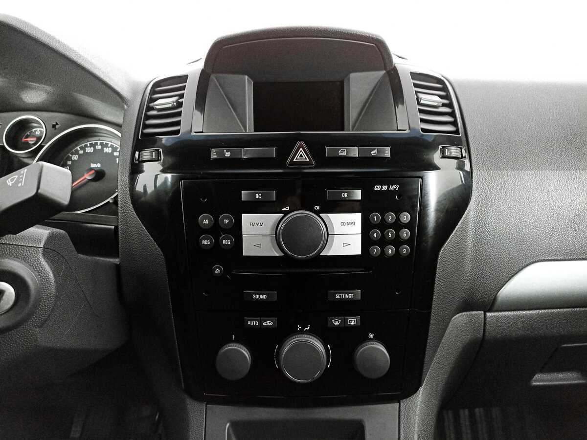 Opel Zafira с пробегом — 2011 год. Фото: #9