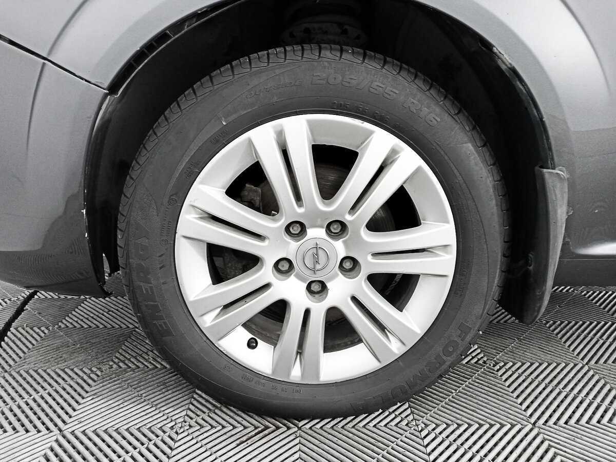 Opel Zafira с пробегом — 2011 год. Фото: #12