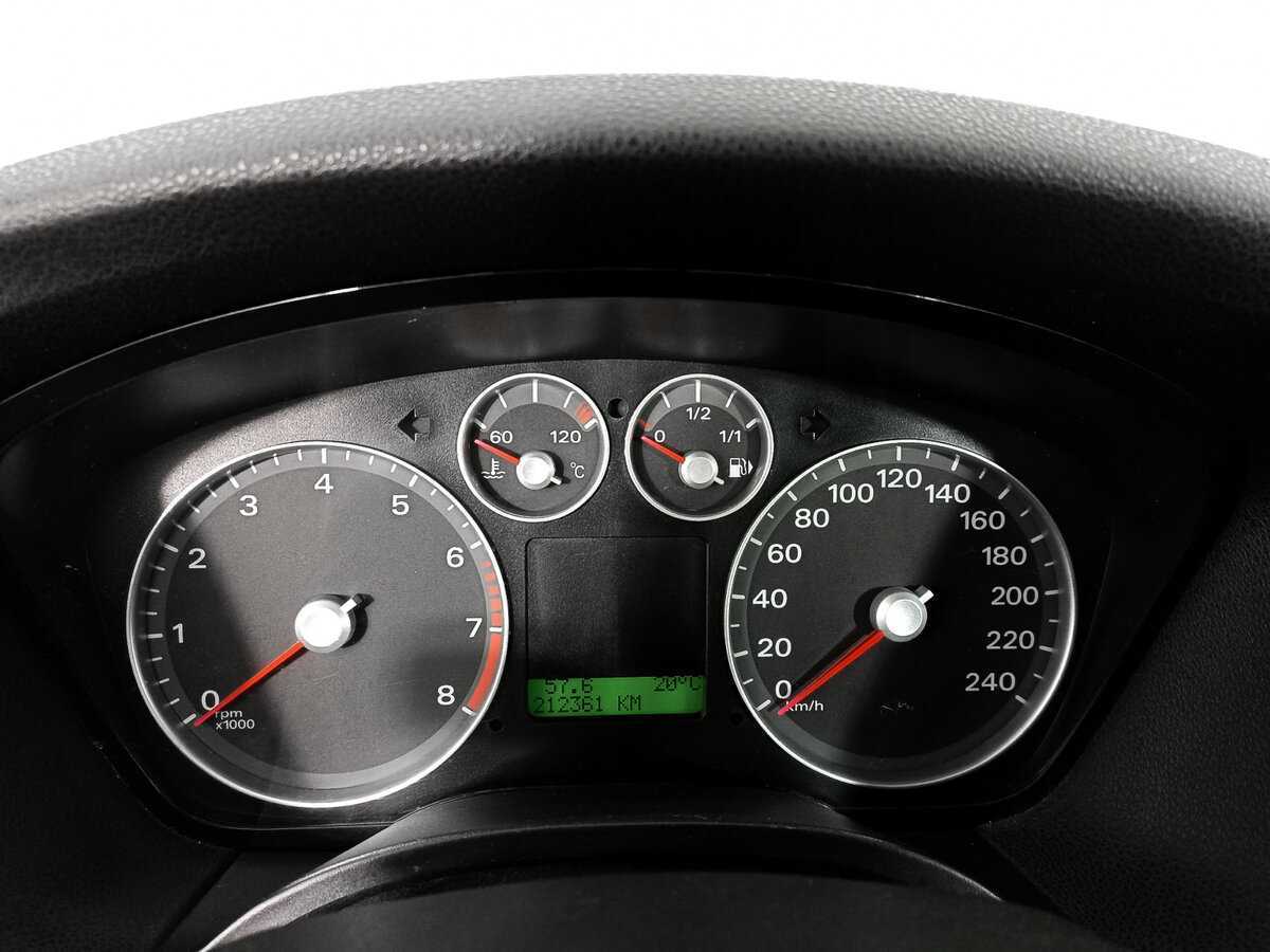 Ford Focus с пробегом — 2007 год. Фото: #10