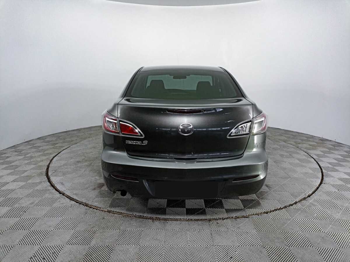 Mazda 3 с пробегом — 2011 год. Фото: #5