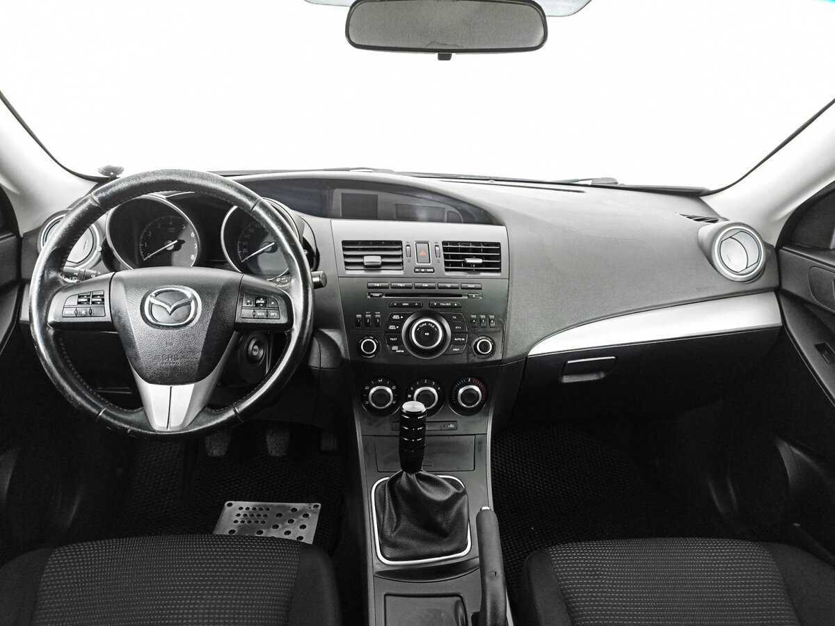 Mazda 3 с пробегом — 2011 год. Фото: #11