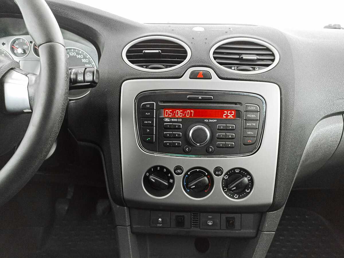 Ford Focus с пробегом — 2007 год. Фото: #10