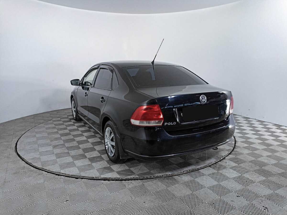 Volkswagen Polo с пробегом — 2011 год. Фото: #6