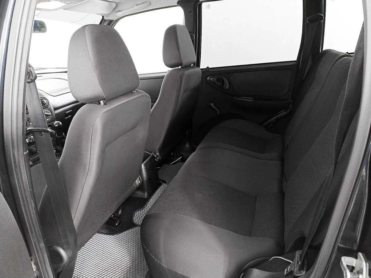 Chevrolet Niva с пробегом — 2013 год. Фото: #9