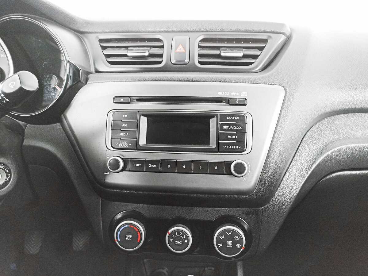 Kia Rio с пробегом — 2017 год. Фото: #12