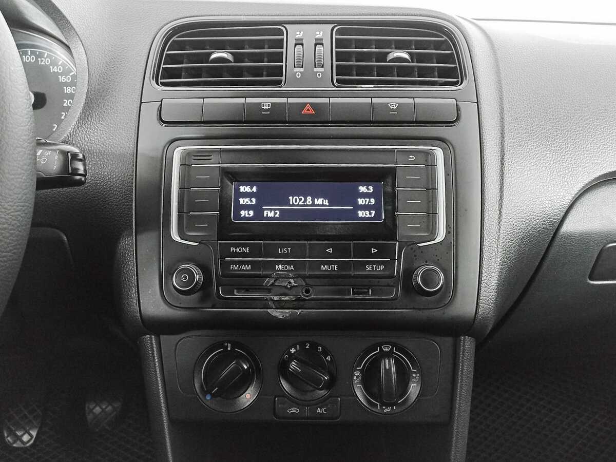 Volkswagen Polo с пробегом — 2019 год. Фото: #12