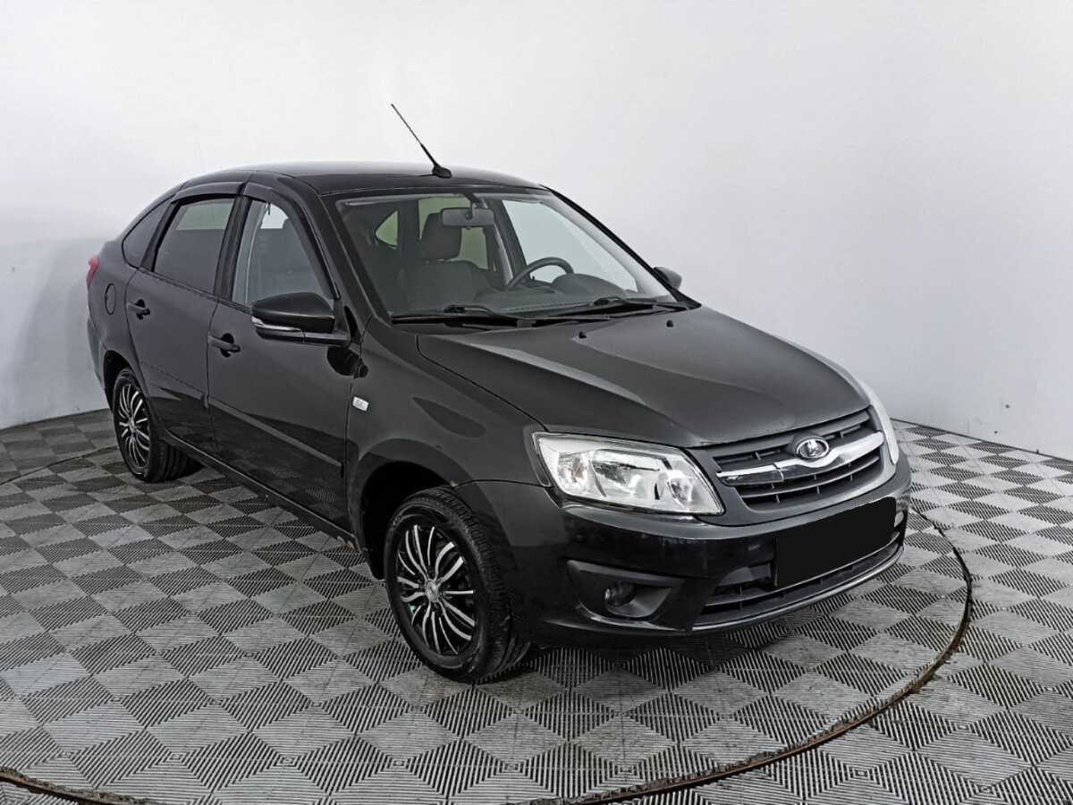 Lada (ВАЗ) Granta с пробегом — 2015 год. Фото: #2