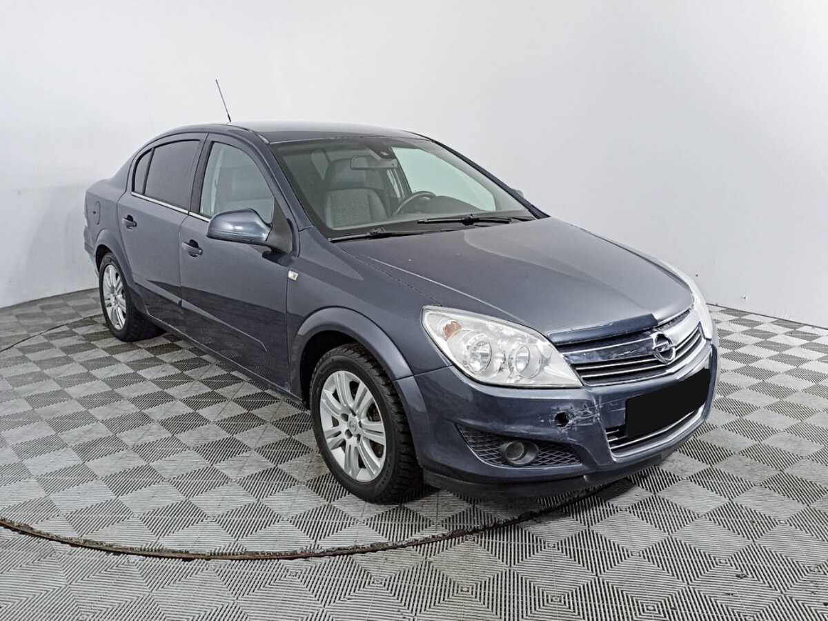 Opel Astra с пробегом — 2010 год. Фото: #2