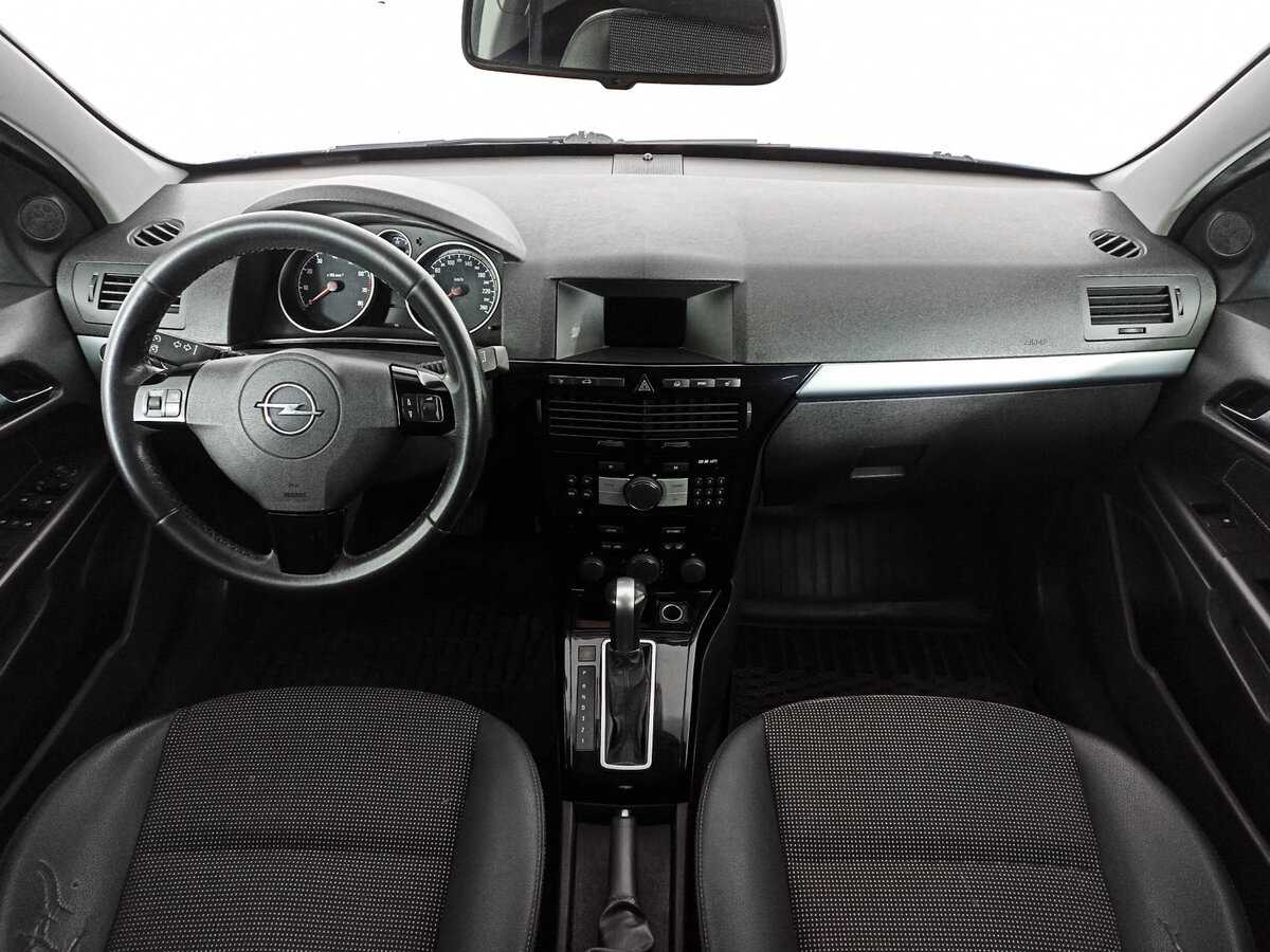 Opel Astra с пробегом — 2010 год. Фото: #11