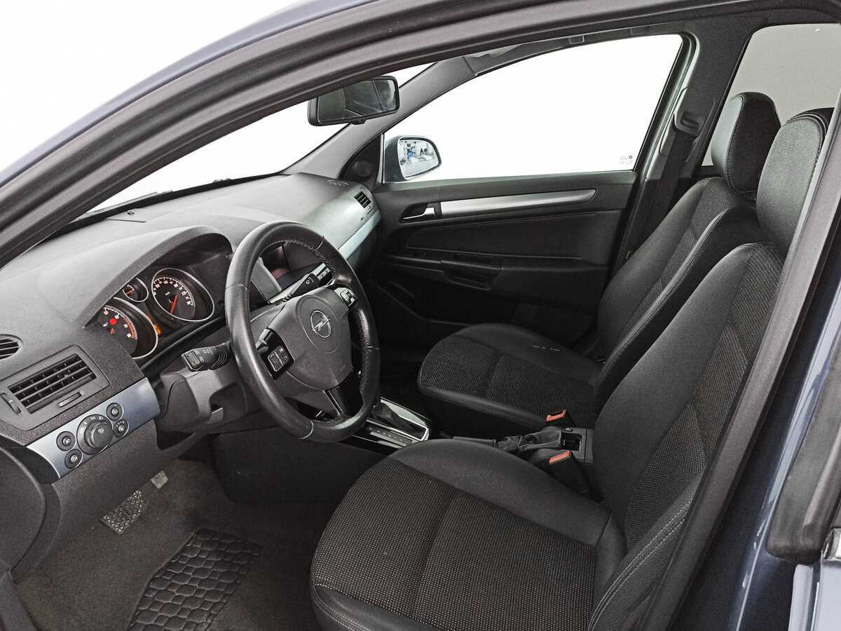 Opel Astra с пробегом — 2010 год. Фото: #13