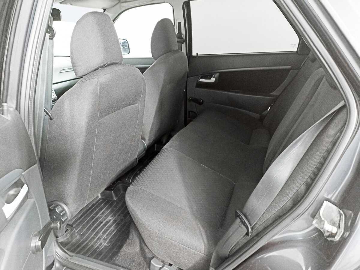 Lada (ВАЗ) Priora с пробегом — 2015 год. Фото: #8