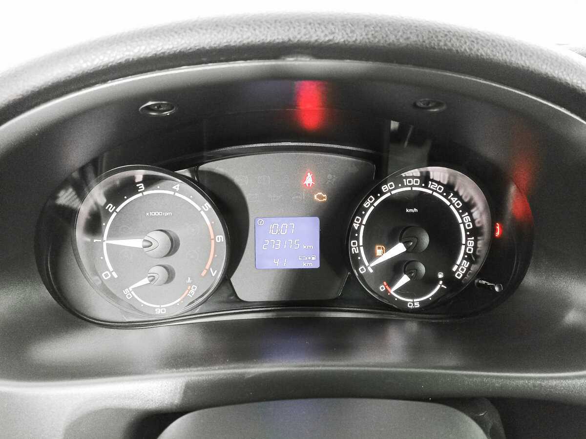 Lada (ВАЗ) Priora с пробегом — 2015 год. Фото: #9