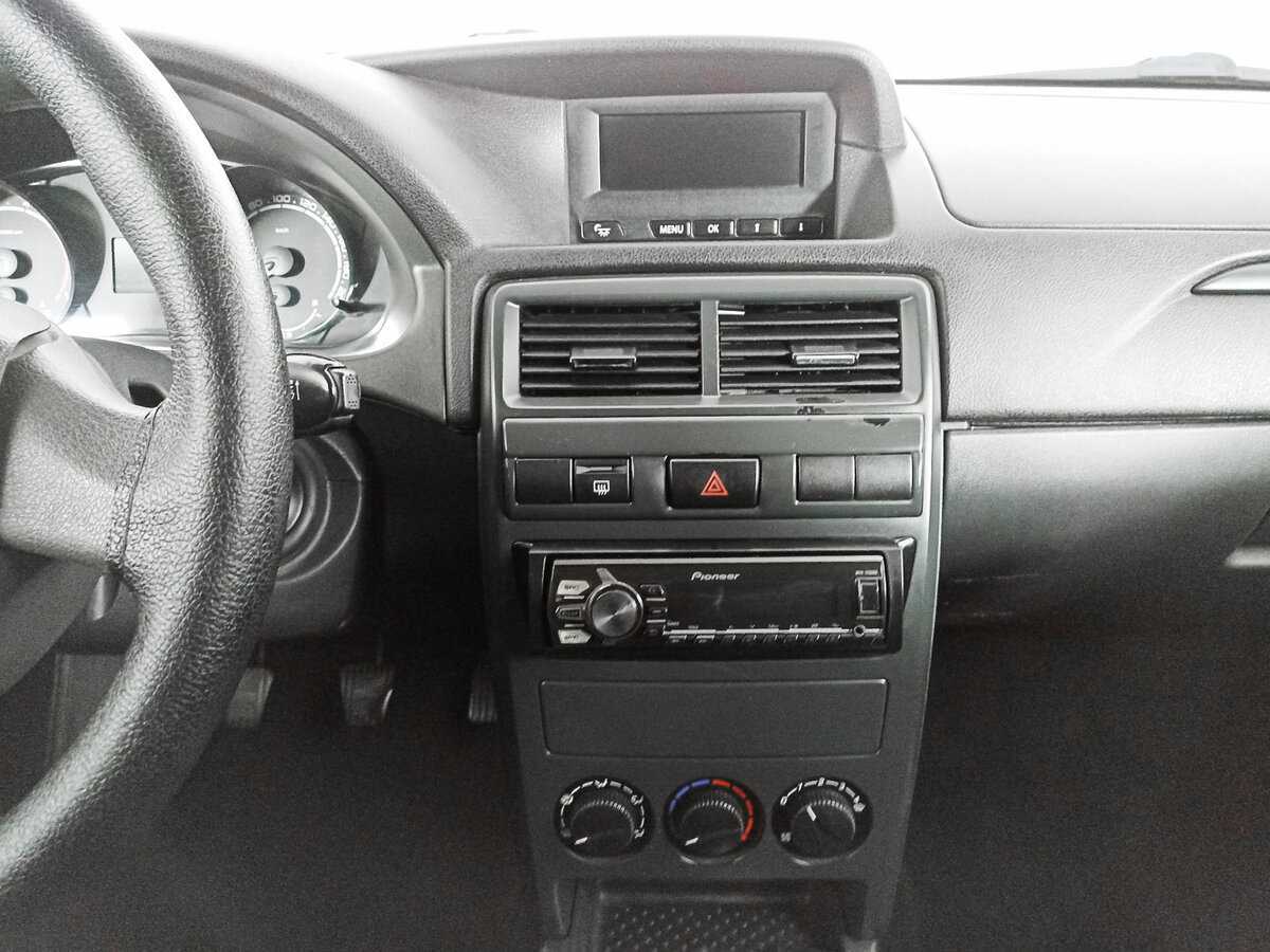 Lada (ВАЗ) Priora с пробегом — 2015 год. Фото: #11