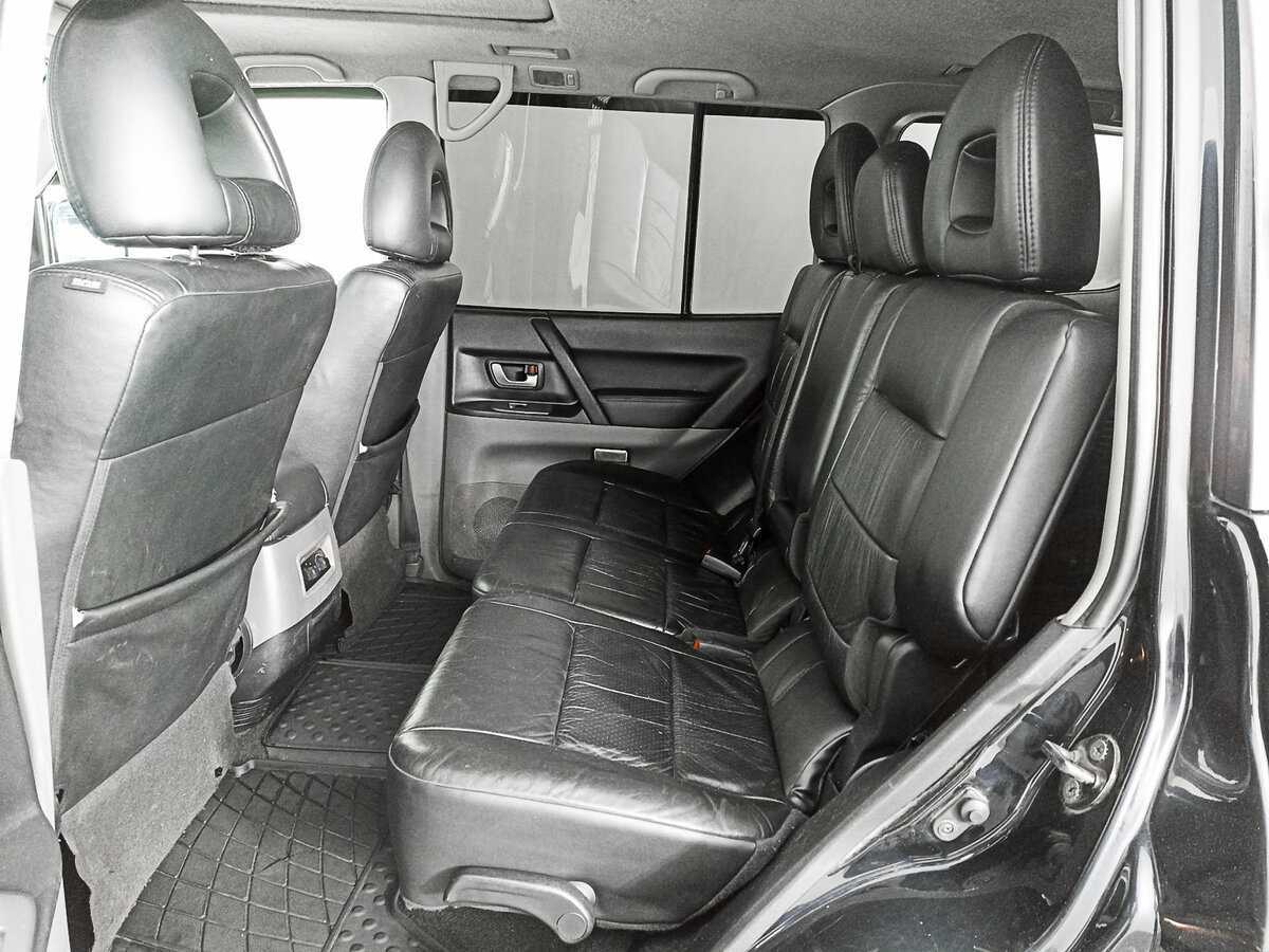 Mitsubishi Pajero с пробегом — 2005 год. Фото: #5