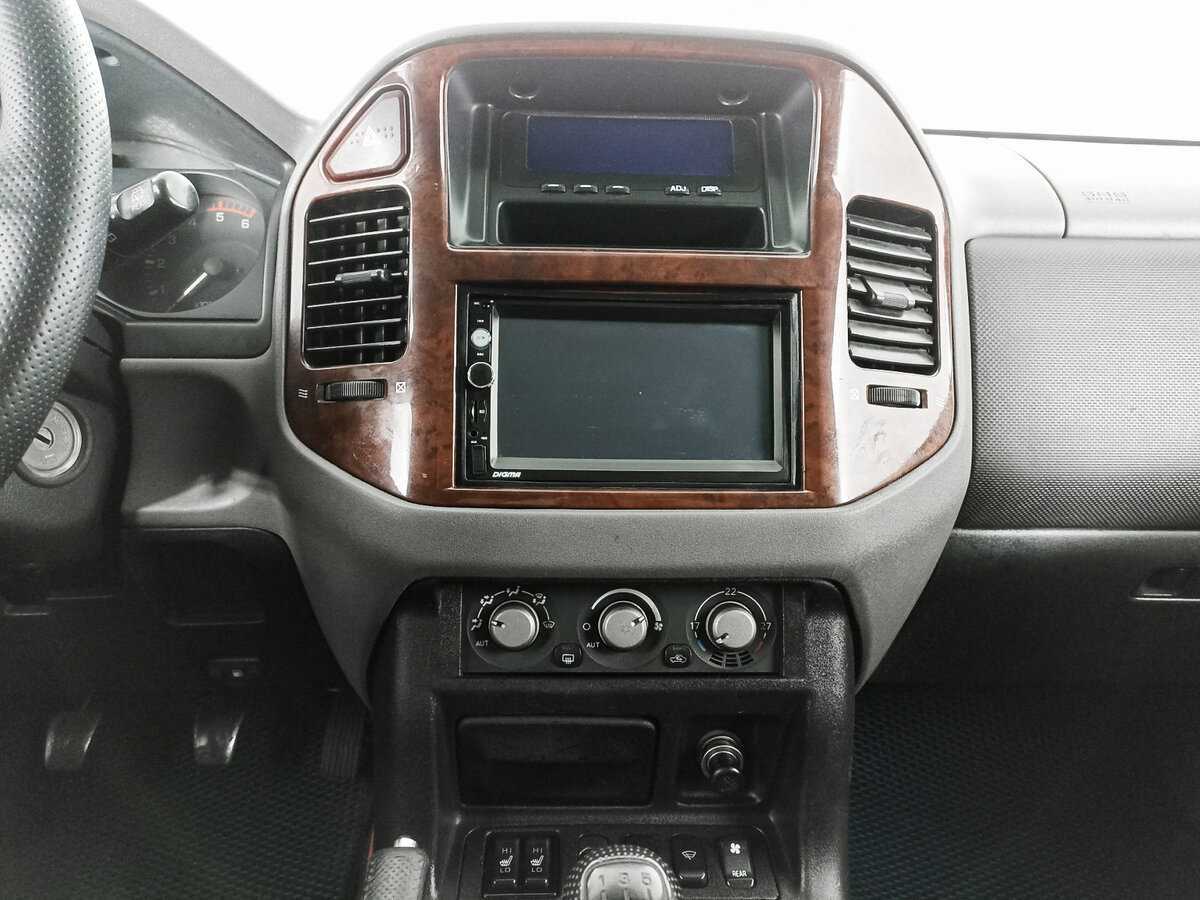 Mitsubishi Pajero с пробегом — 2005 год. Фото: #8