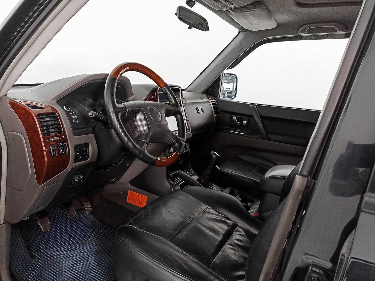 Mitsubishi Pajero с пробегом — 2005 год. Фото: #9