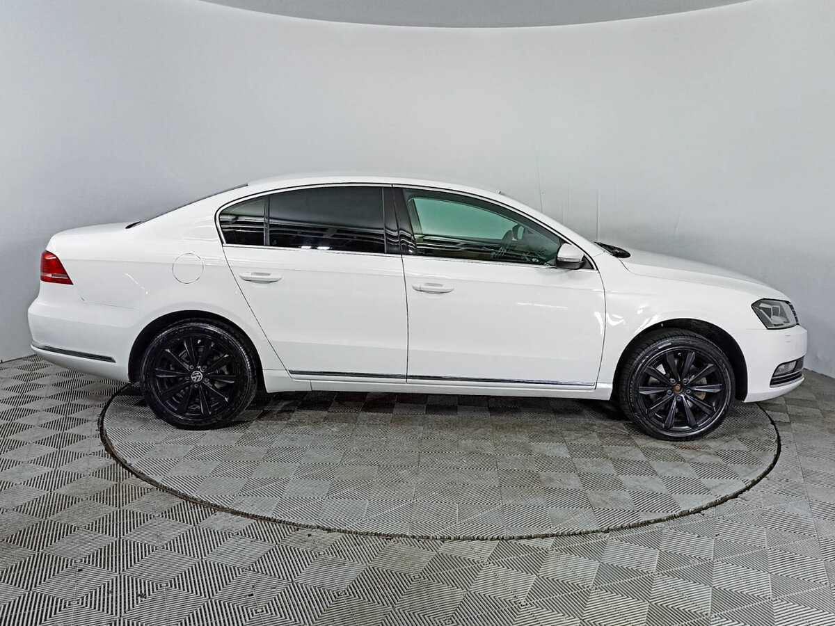 Volkswagen Passat с пробегом — 2011 год. Фото: #3