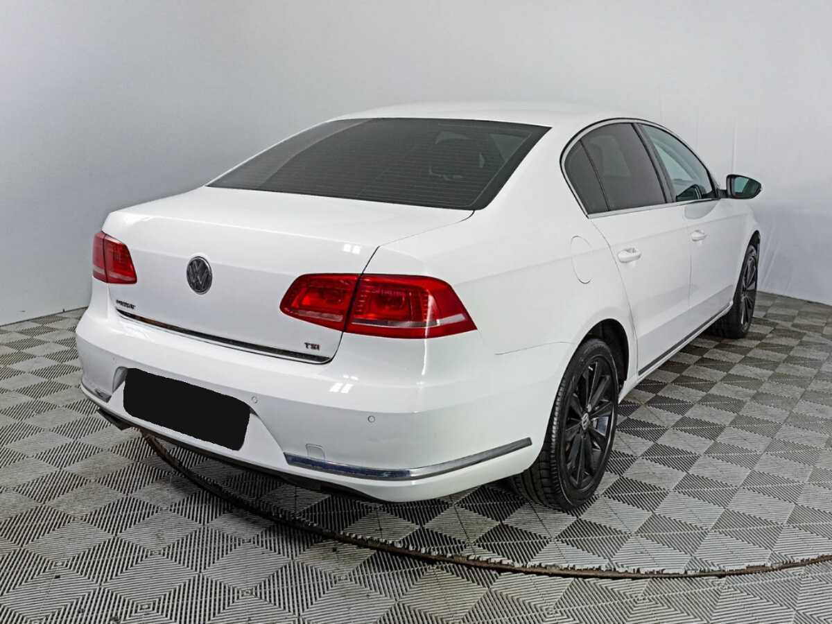 Volkswagen Passat с пробегом — 2011 год. Фото: #4