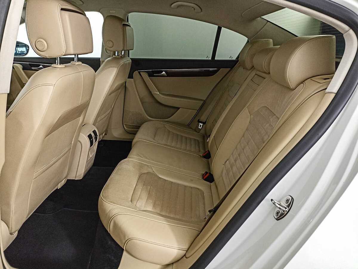 Volkswagen Passat с пробегом — 2011 год. Фото: #9