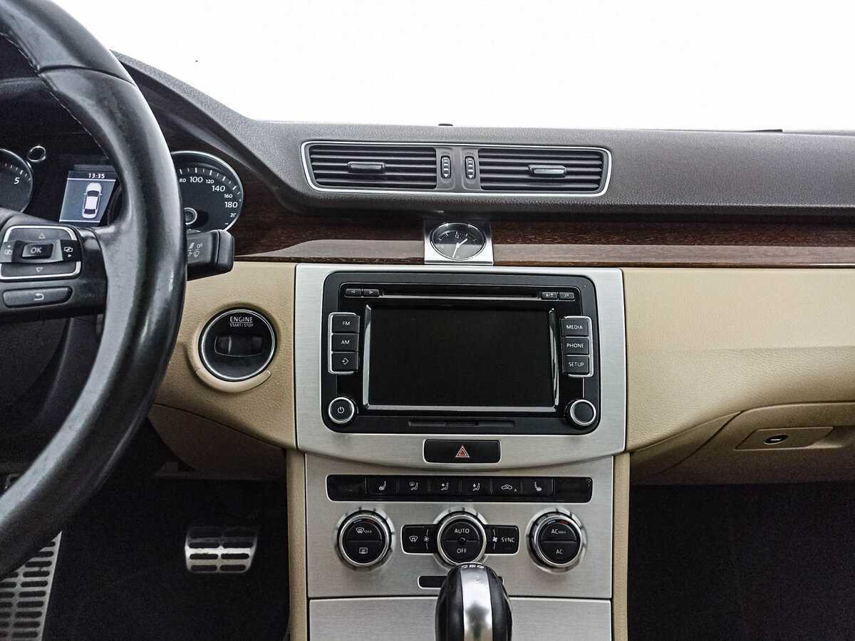 Volkswagen Passat с пробегом — 2011 год. Фото: #12