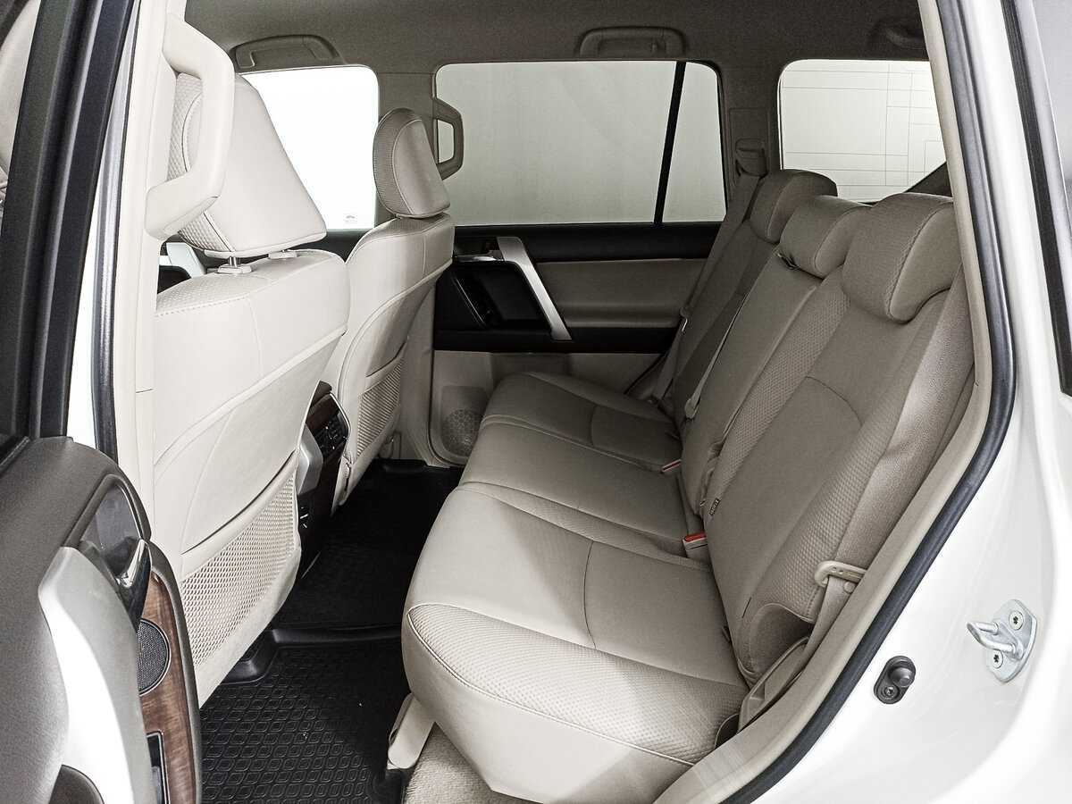 Toyota Land Cruiser Prado с пробегом — 2013 год. Фото: #7