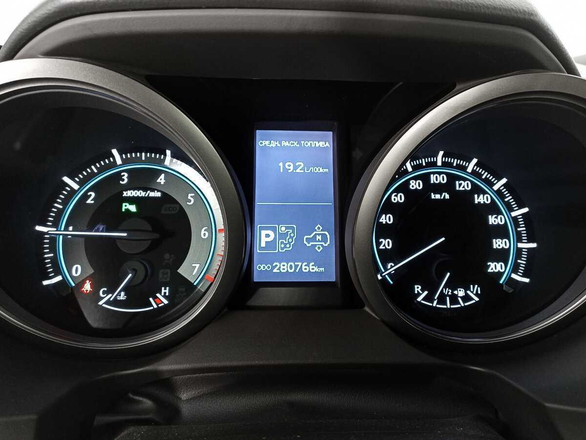 Toyota Land Cruiser Prado с пробегом — 2013 год. Фото: #8
