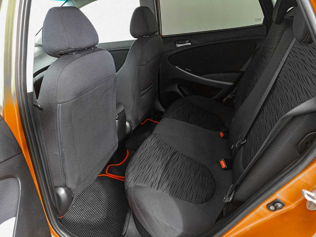 Hyundai Solaris с пробегом — 2014 год. Фото: #9