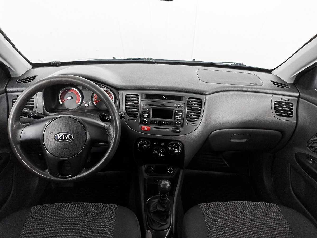 Kia Rio с пробегом — 2010 год. Фото: #11