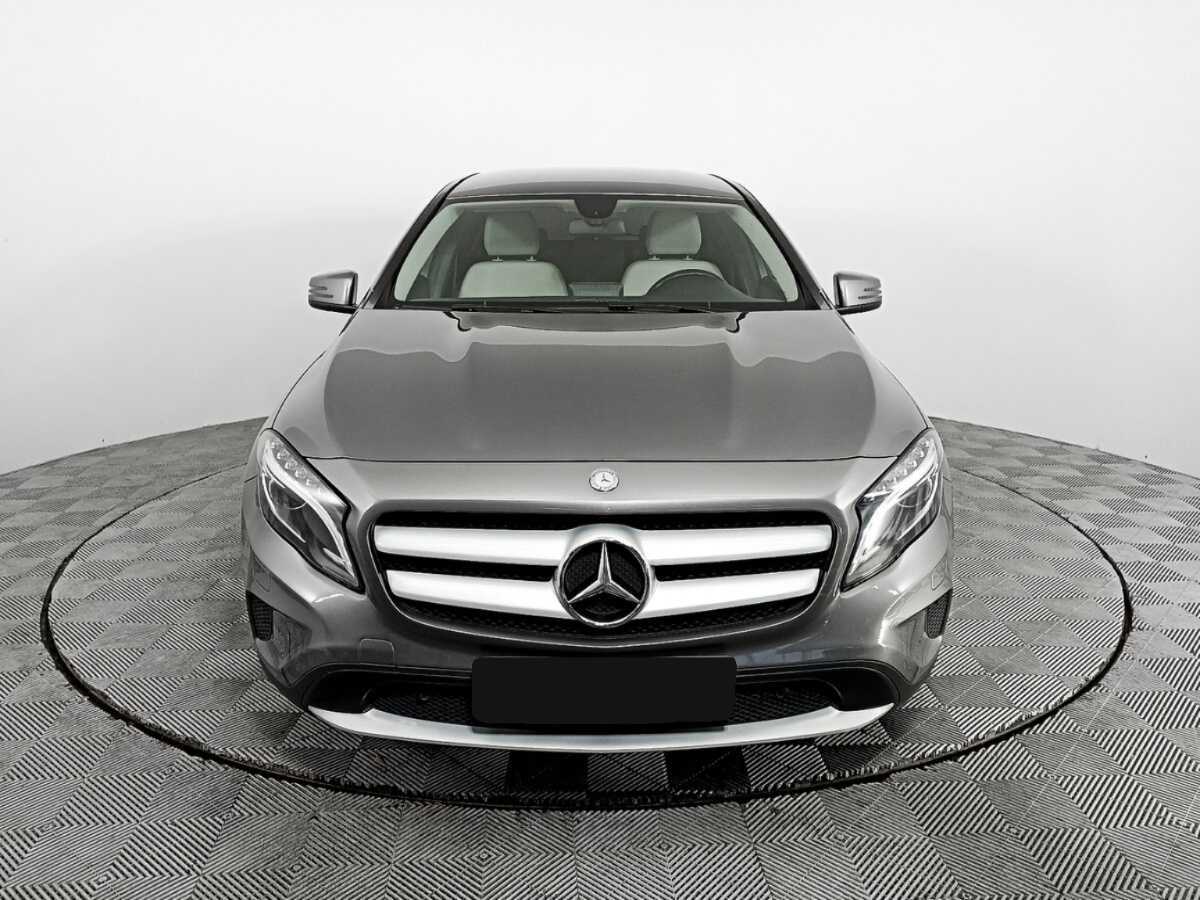Mercedes-Benz GLA с пробегом — 2015 год. Фото: #1