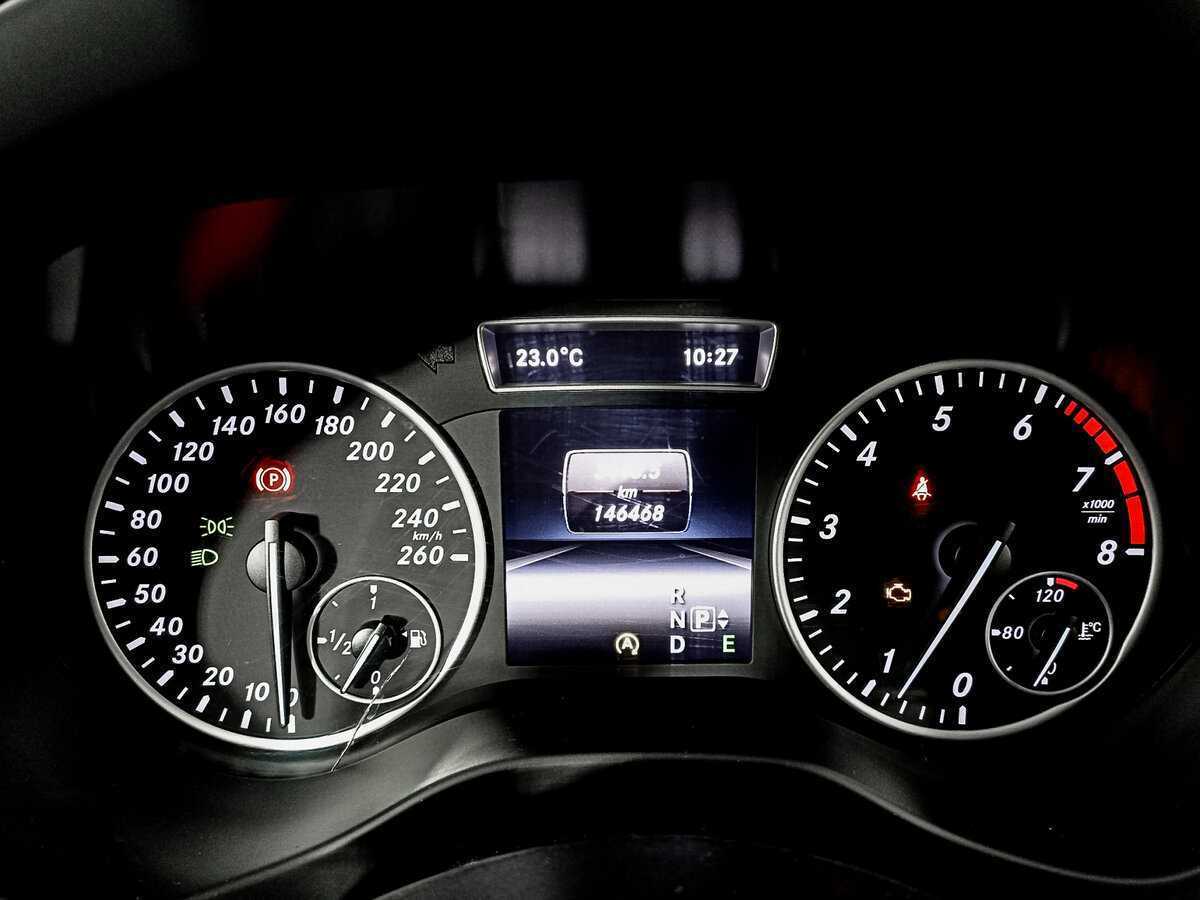 Mercedes-Benz GLA с пробегом — 2015 год. Фото: #10