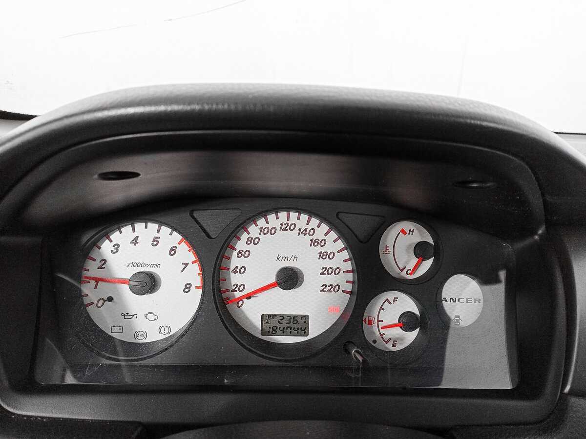 Mitsubishi Lancer с пробегом — 2007 год. Фото: #8