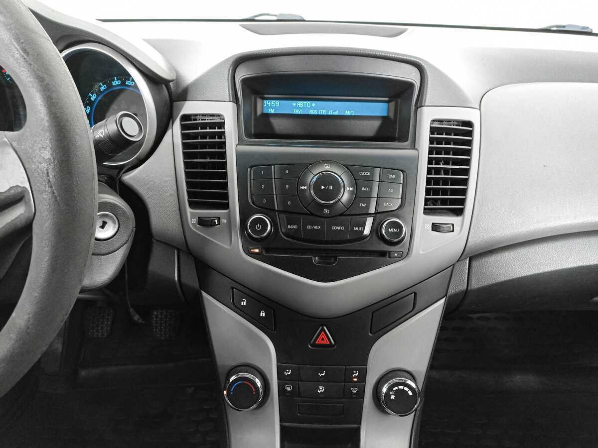 Chevrolet Cruze с пробегом — 2010 год. Фото: #12