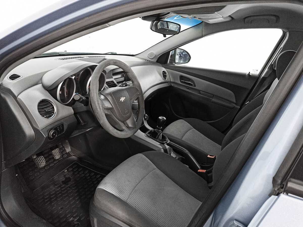 Chevrolet Cruze с пробегом — 2010 год. Фото: #13