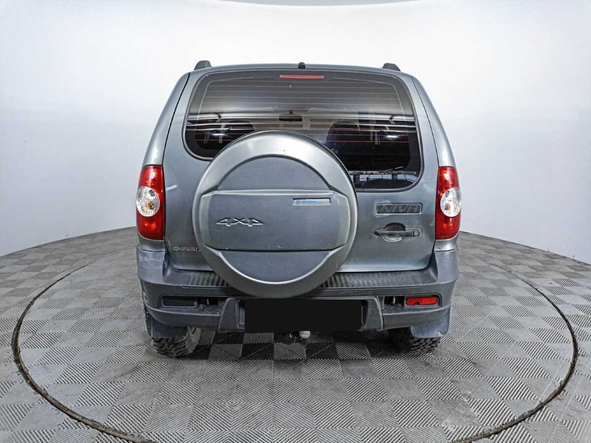 Chevrolet Niva с пробегом — 2012 год. Фото: #5