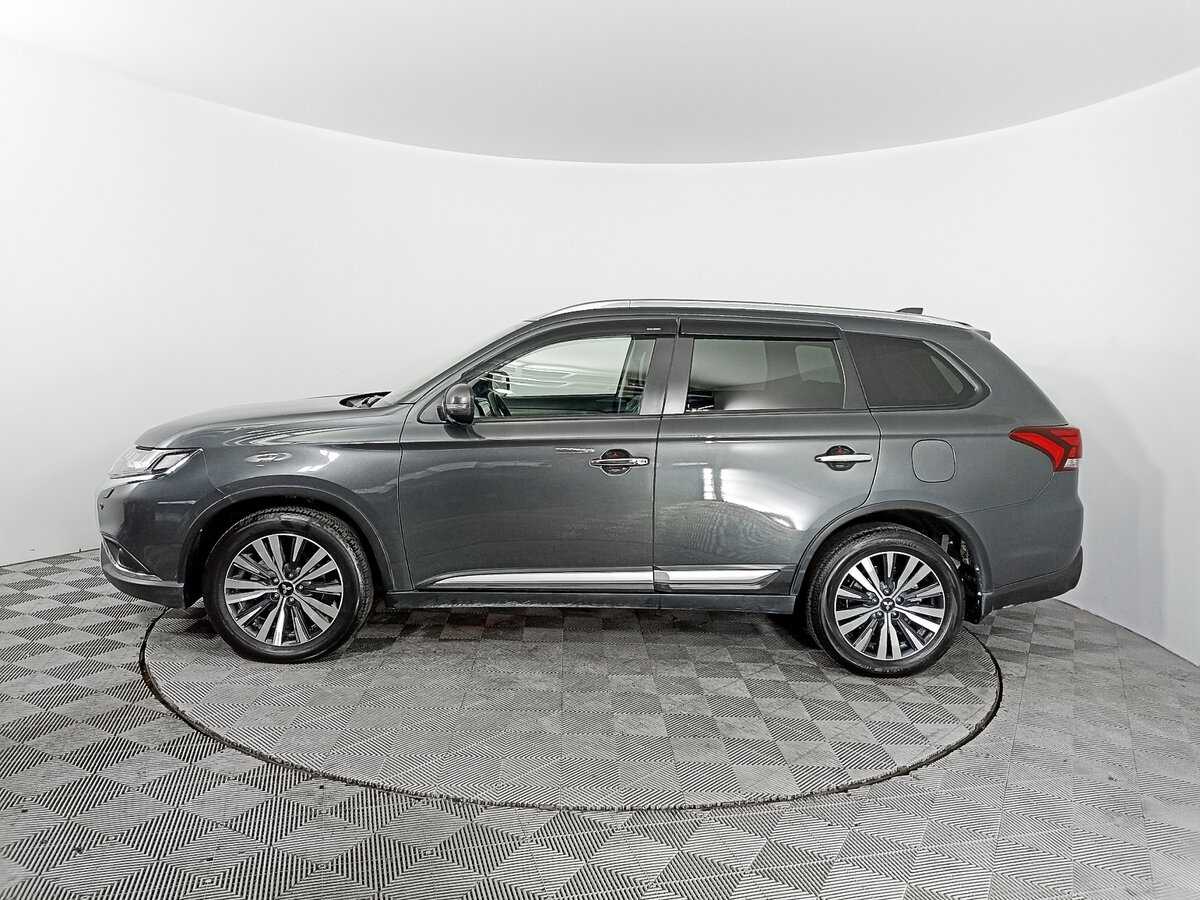 Mitsubishi Outlander с пробегом — 2021 год. Фото: #7