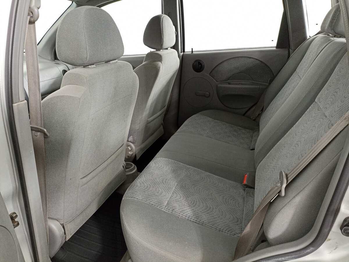 Chevrolet Aveo с пробегом — 2004 год. Фото: #9