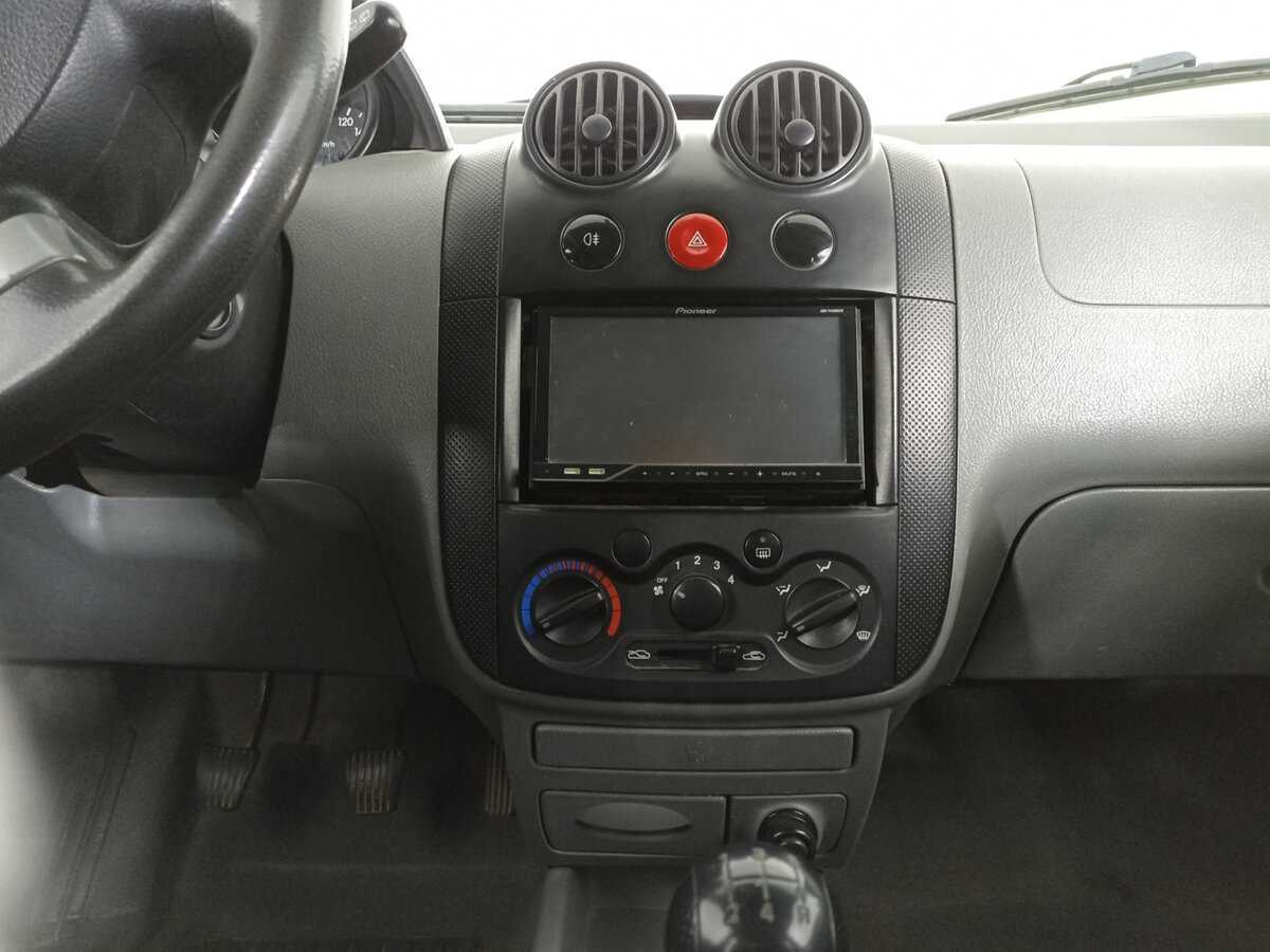 Chevrolet Aveo с пробегом — 2004 год. Фото: #12