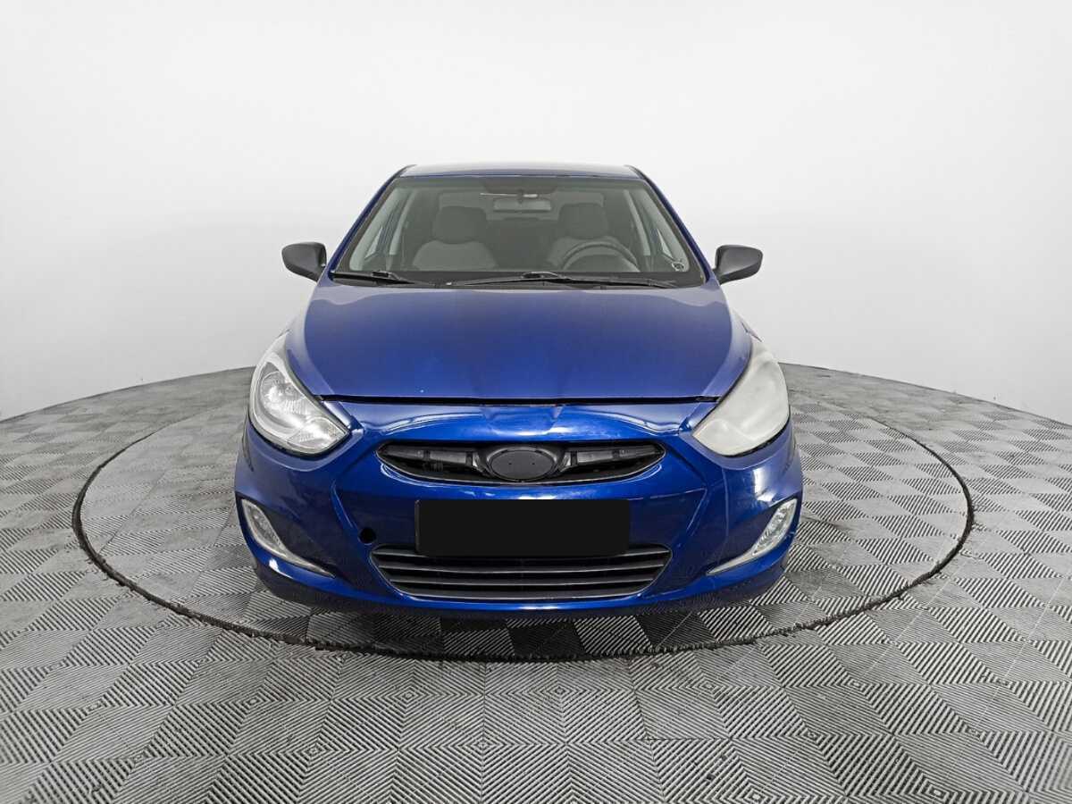 Hyundai Solaris с пробегом — 2011 год. Фото: #1