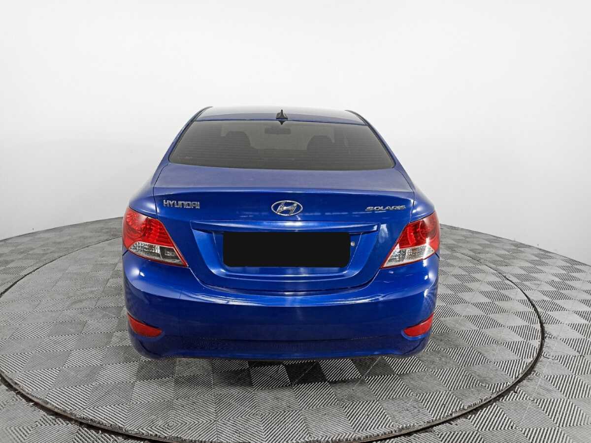 Hyundai Solaris с пробегом — 2011 год. Фото: #5