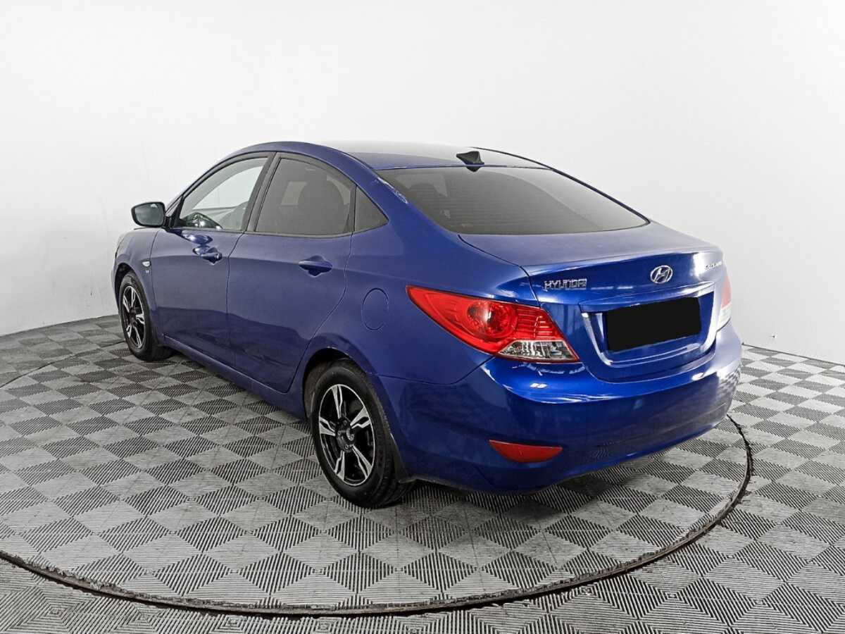 Hyundai Solaris с пробегом — 2011 год. Фото: #6